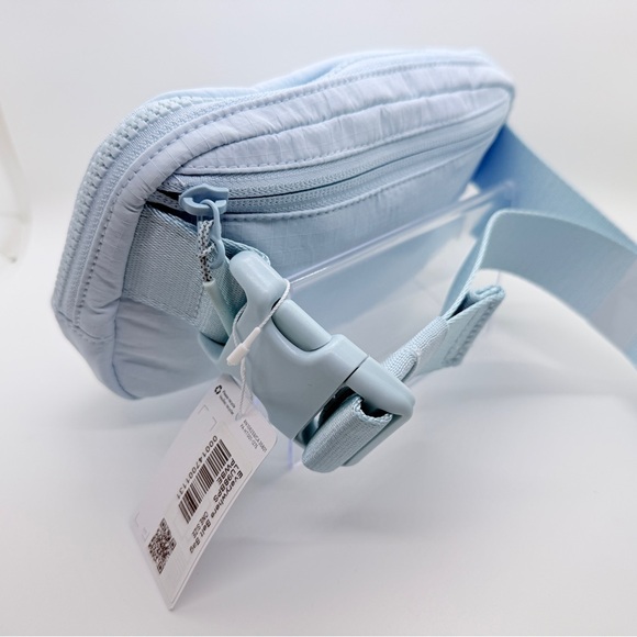 NWT LULULEMON BELT BAG 1L Powder Blue DEAD STOCK COLOR - Picture 5 of 16